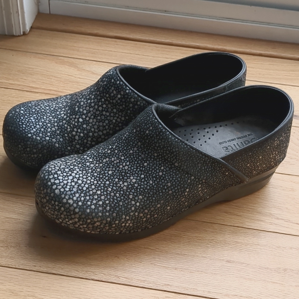 Grey speckled Sanita Clogs